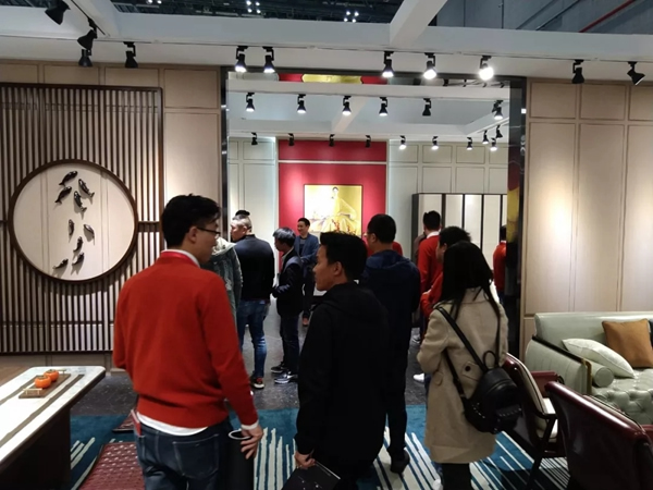 开开木门带您直击2019中国建博会（上海）第1天！