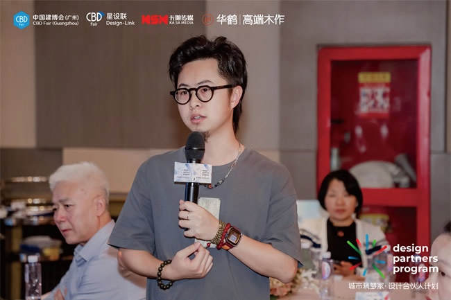 华鹤木门